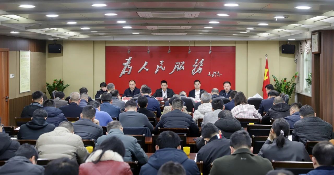 豐澤區(qū)委常委會(huì)會(huì)議和理論學(xué)習(xí)中心組學(xué)習(xí)會(huì)召開(kāi)